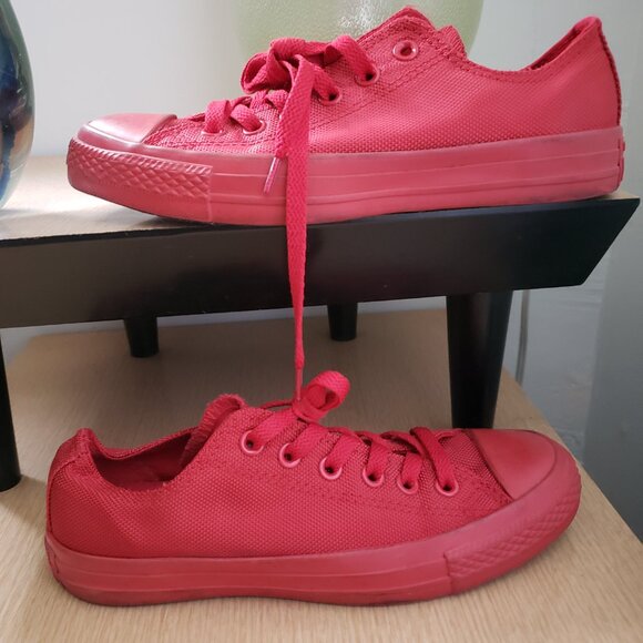 EUC CTAS Converse Classic Low Days Ahead 150196F Red Monochrome (5M / 7W) - Picture 7 of 7